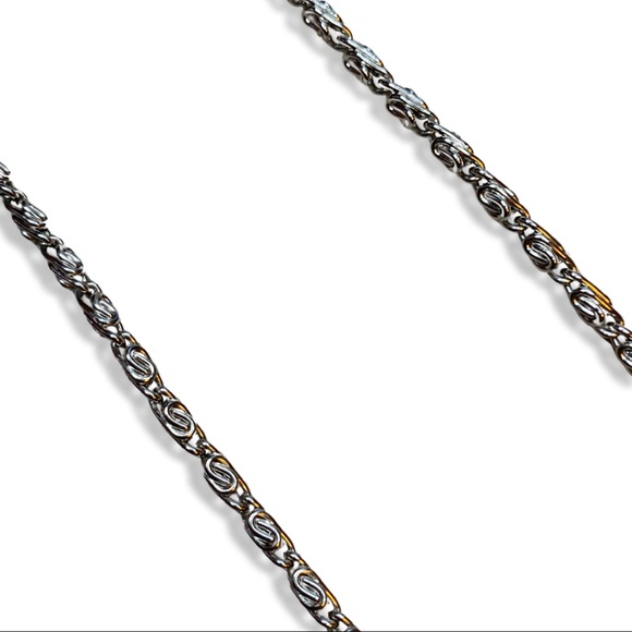 Long Chain - Picture 2 of 3